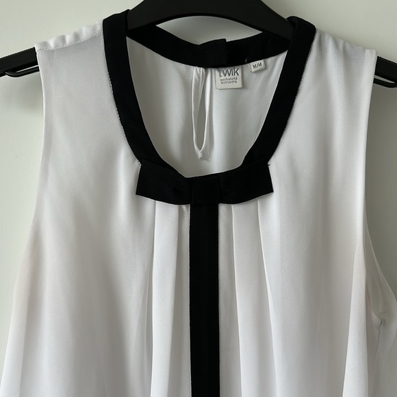 Twik/Simons Black & White Blouse with beautiful bow detailing - Picture 2 of 5